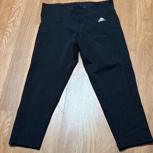 adidas Black Womens Capri Athletic Leggings with Side Pockets | Medium | GUC